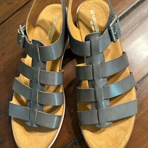 NEW Naturalizer Donna Sandals 9 N. Color Spring Denim